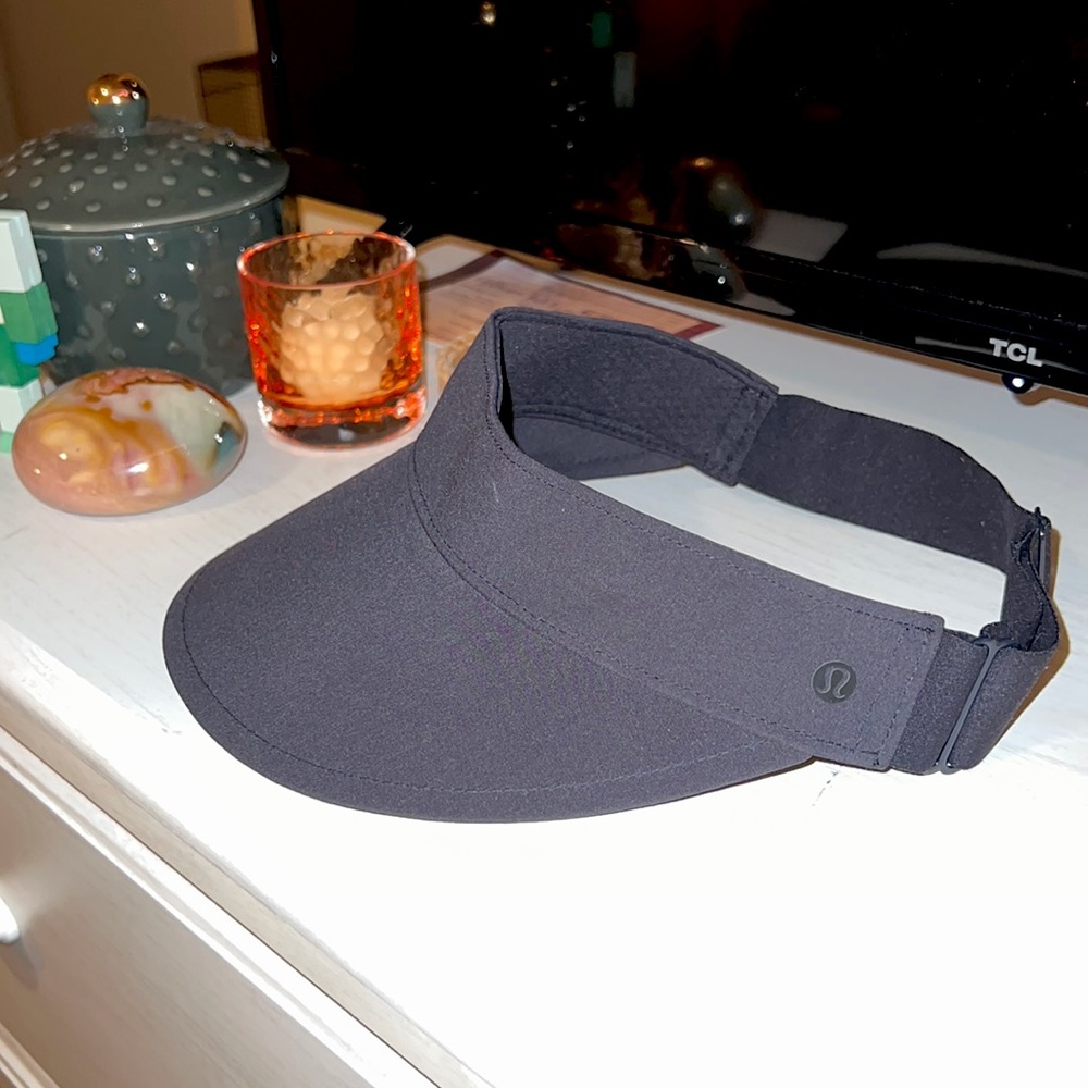 Black Lululemon Visor